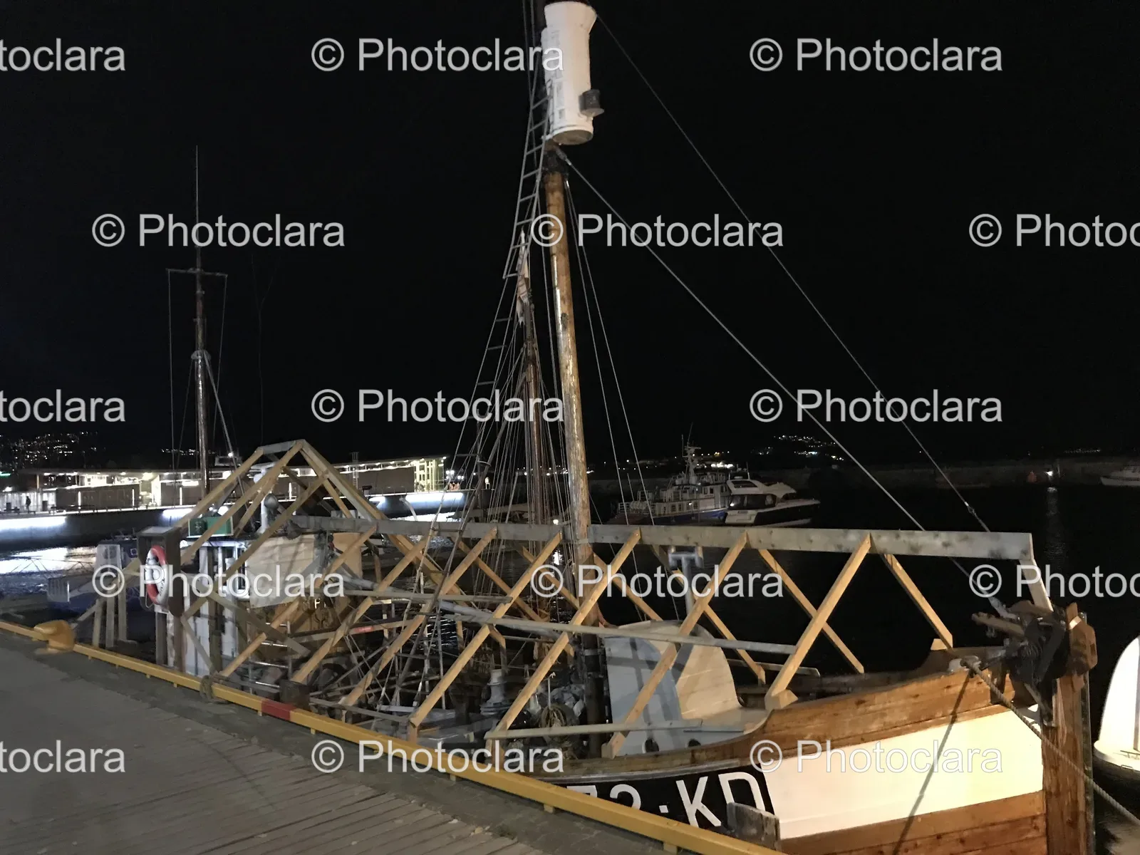 night-docked-boat.jpg
