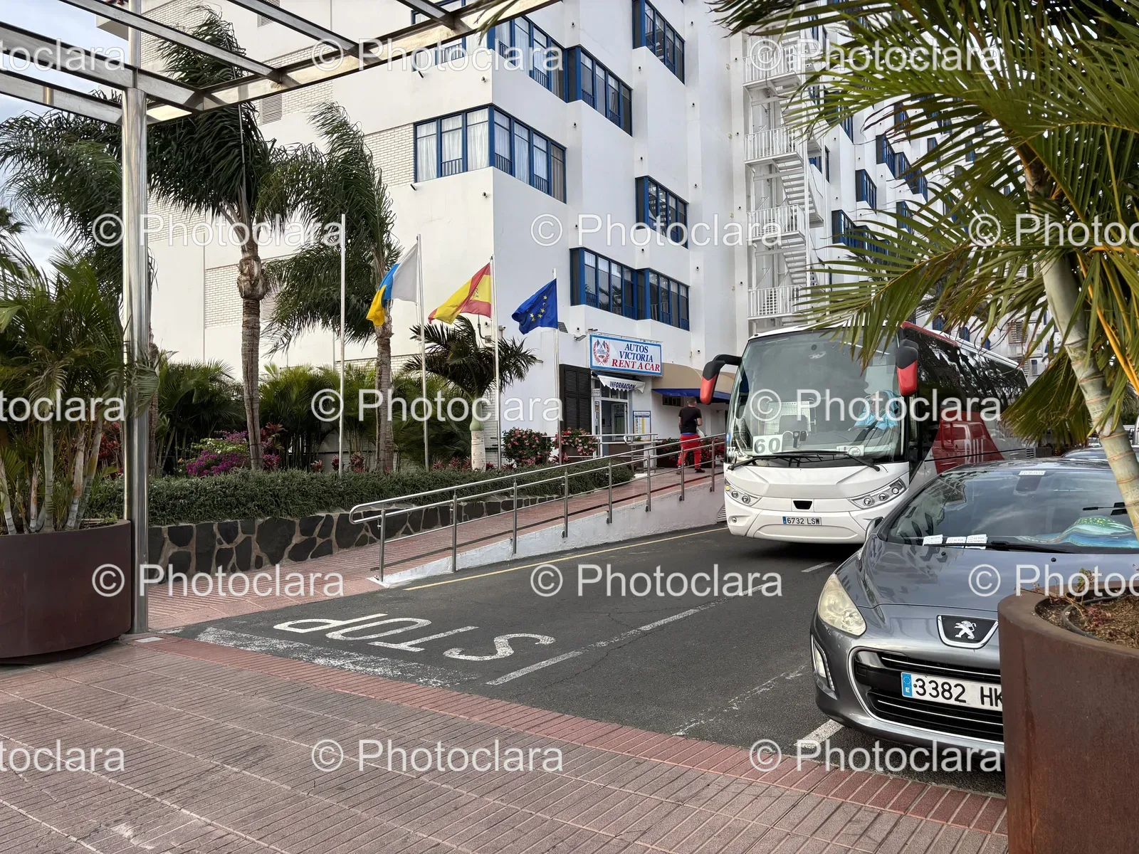 urban-street-with-bus-and-cars.jpg