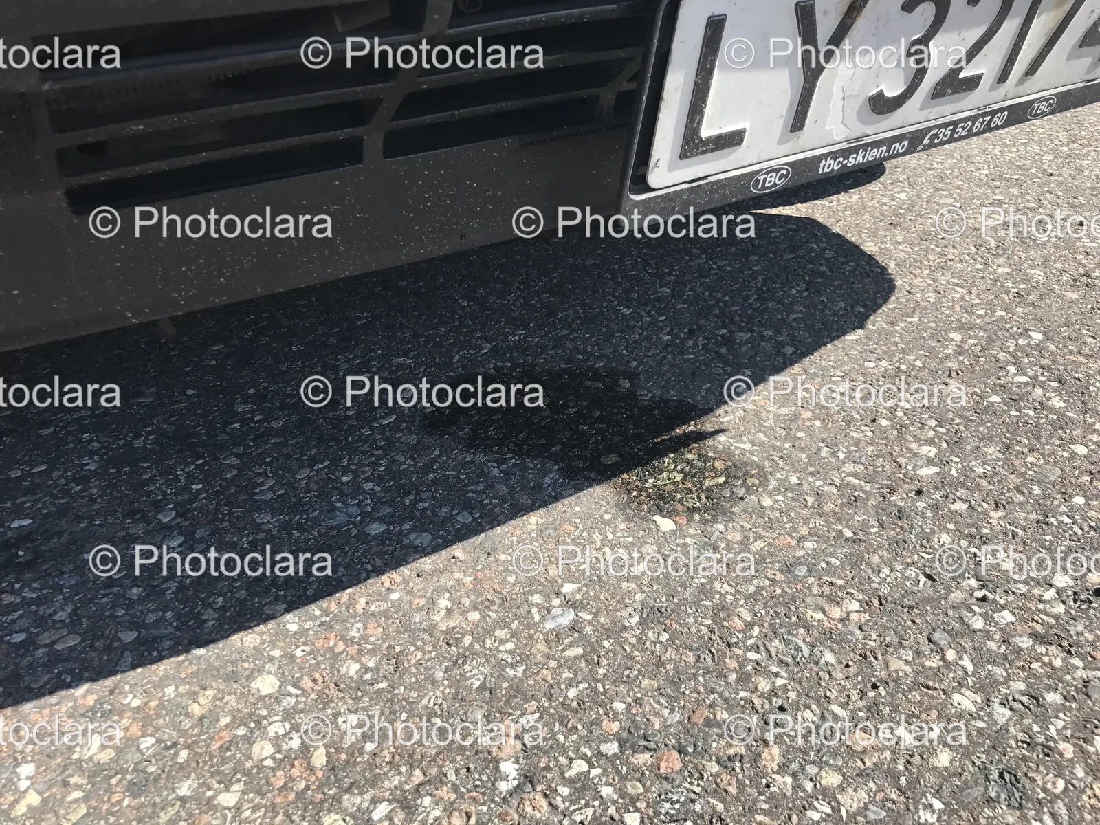 Close-Up-of-a-Car-License-Plate.jpg