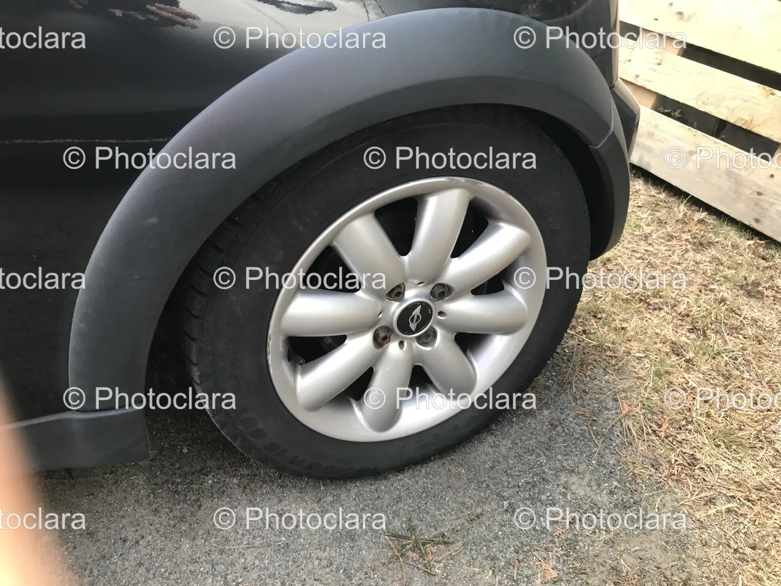 Close-Up-of-MINI-Car-Tire.jpg