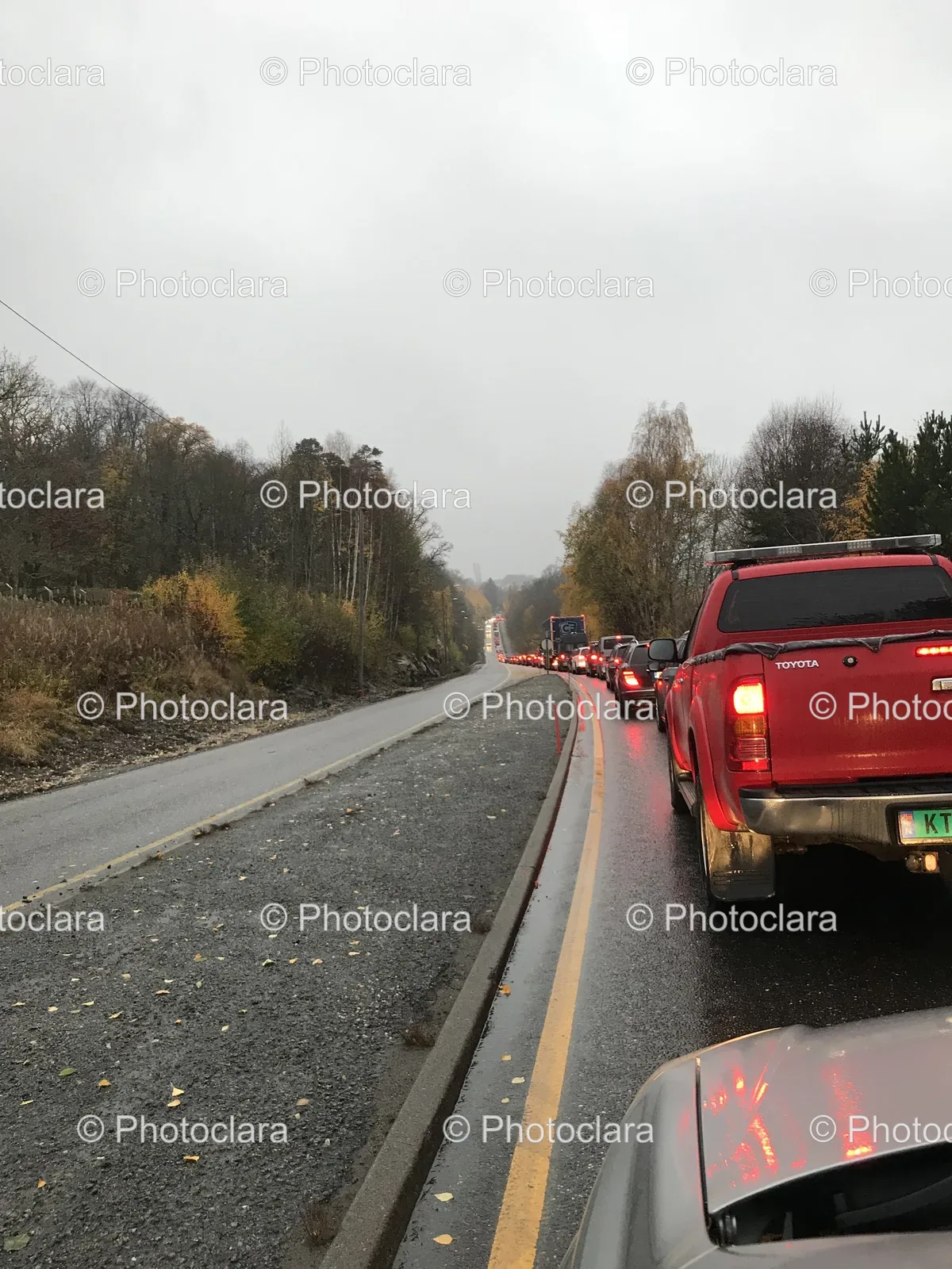 group-of-cars-on-road.jpg