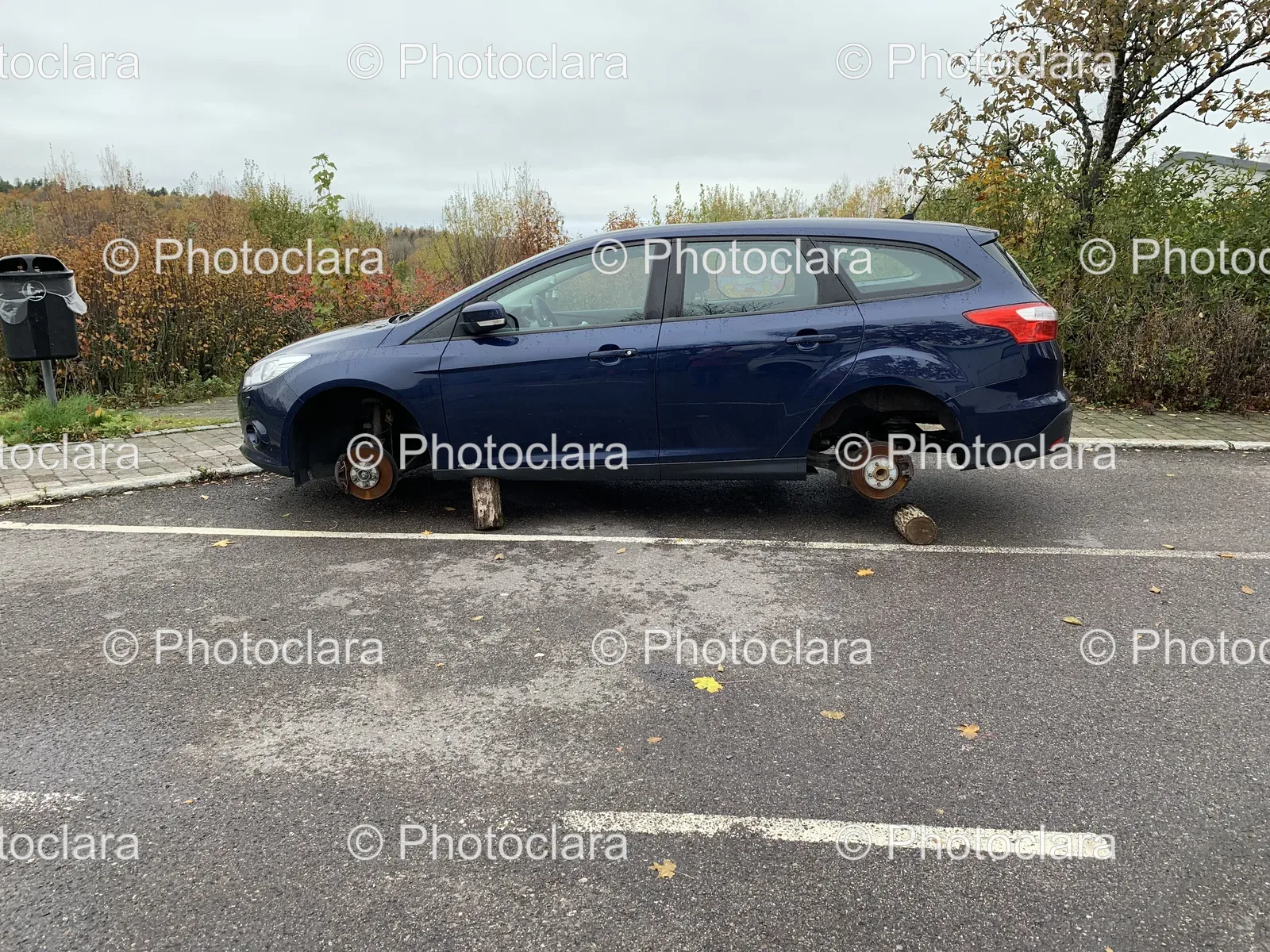 modern-family-car-parked-on-the-street.jpg
