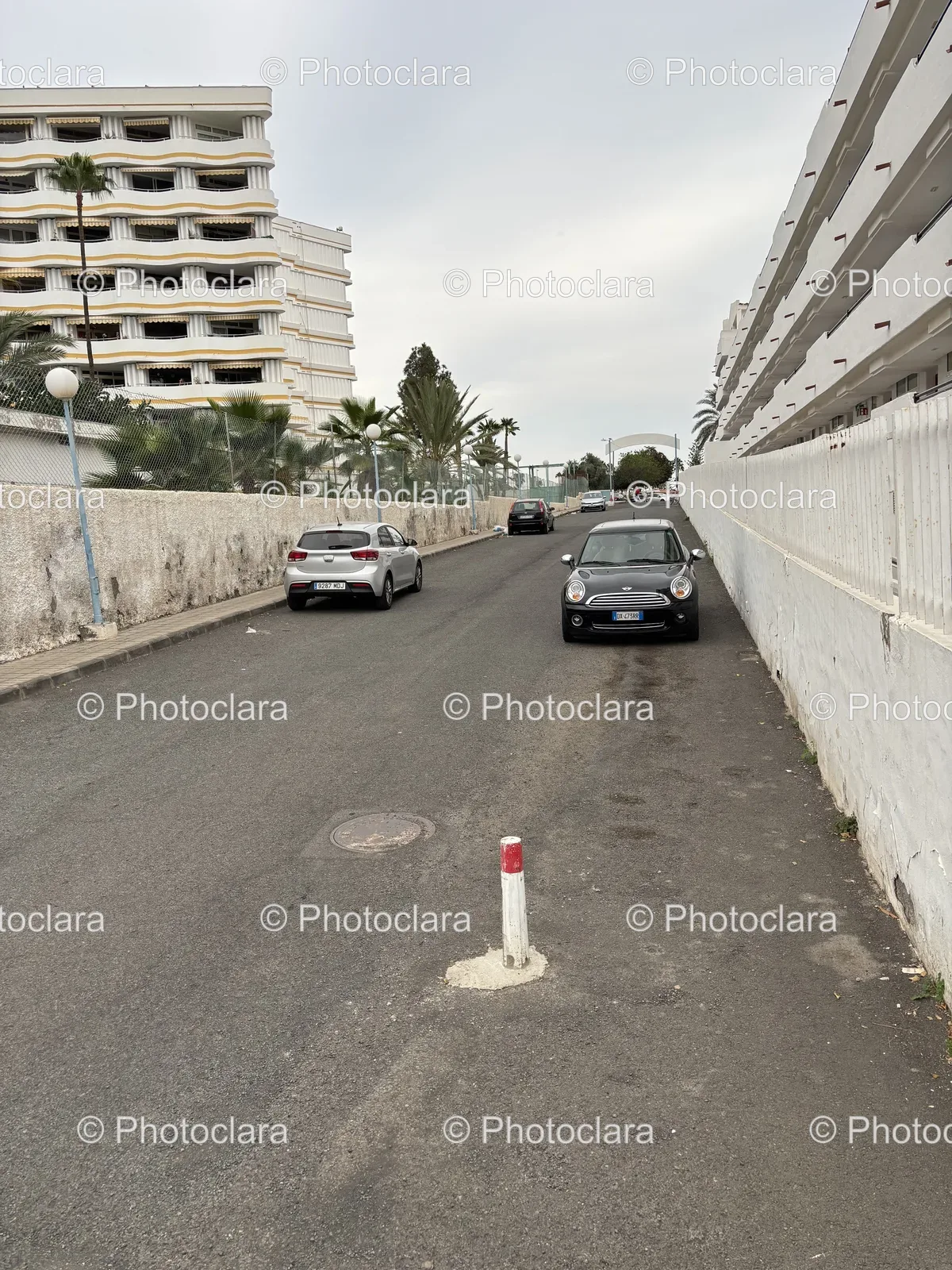 City-Street-Cars-Parked.jpg