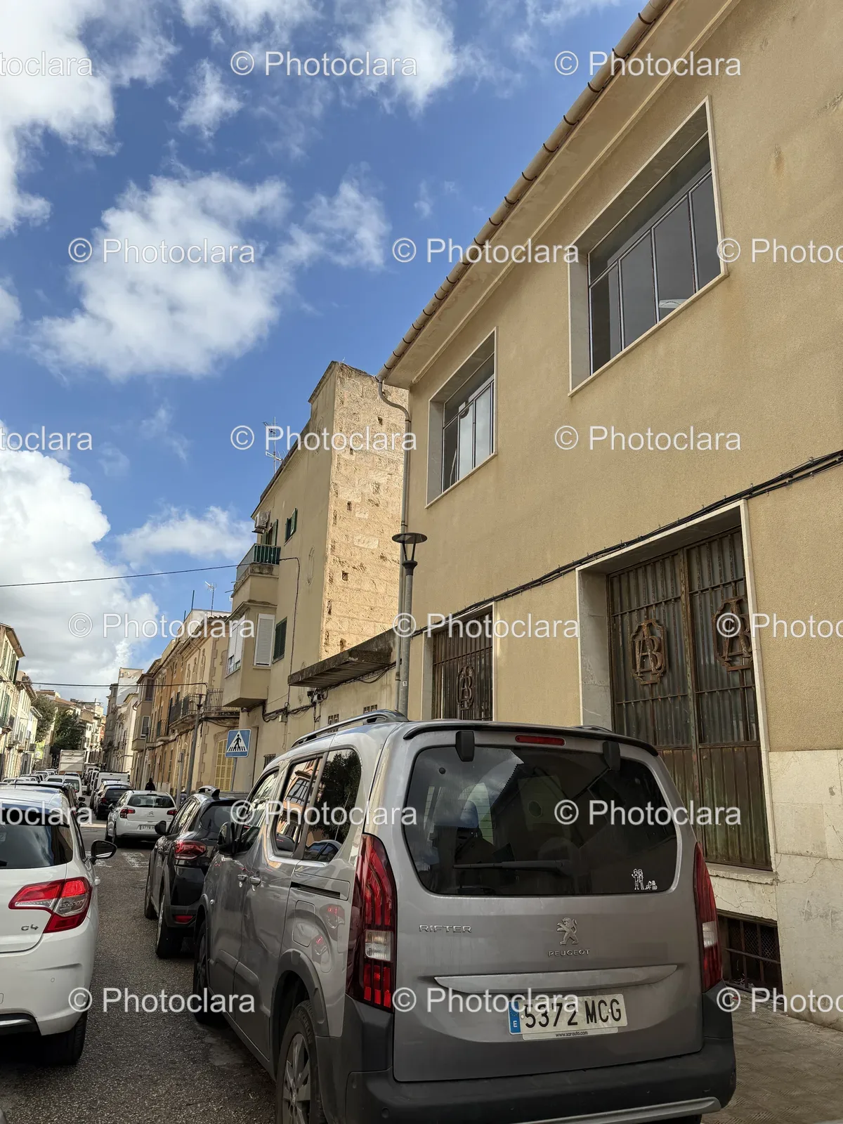 Parked-Cars-on-Urban-Street.jpg