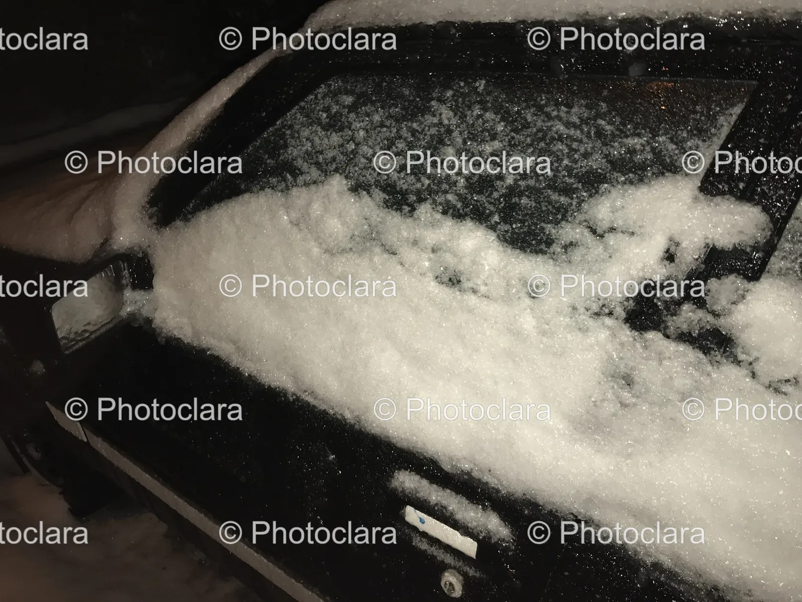 Snow-Covered-Car-in-Winter.jpg