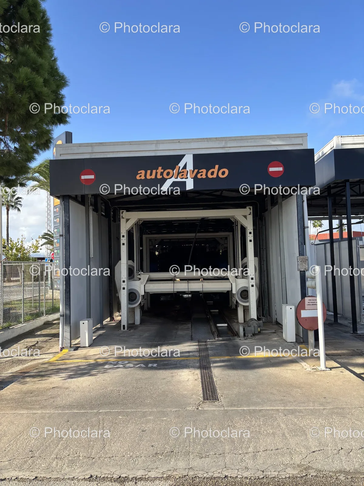 Car-Wash-Process-Vibrant-Signage.jpg