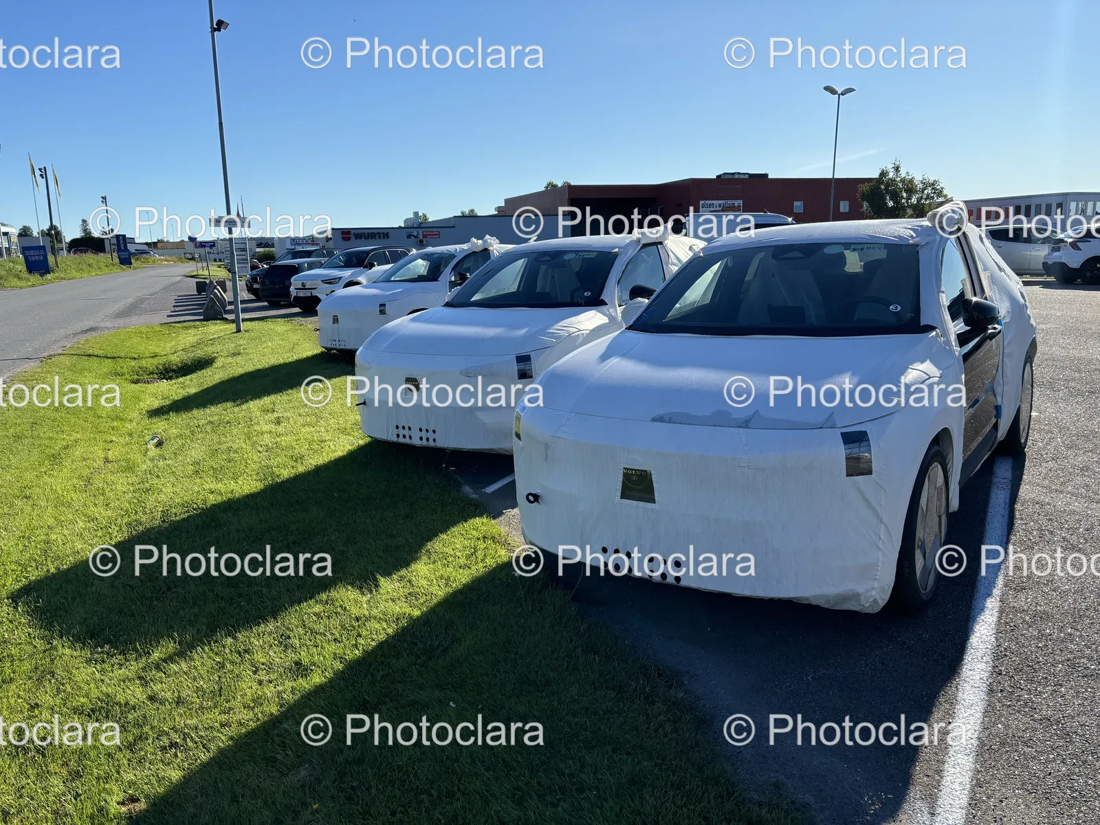 Cars-Parked-in-a-Lot.jpg