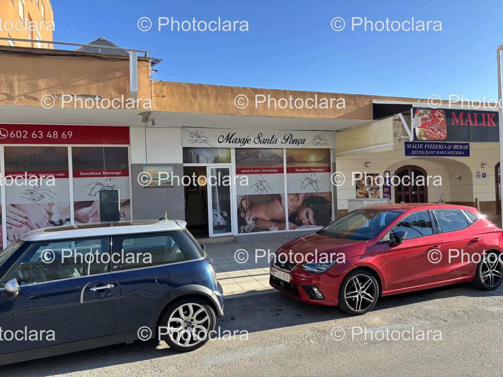 Cars-Parked-in-Front-of-Malik-Restaurant.jpg