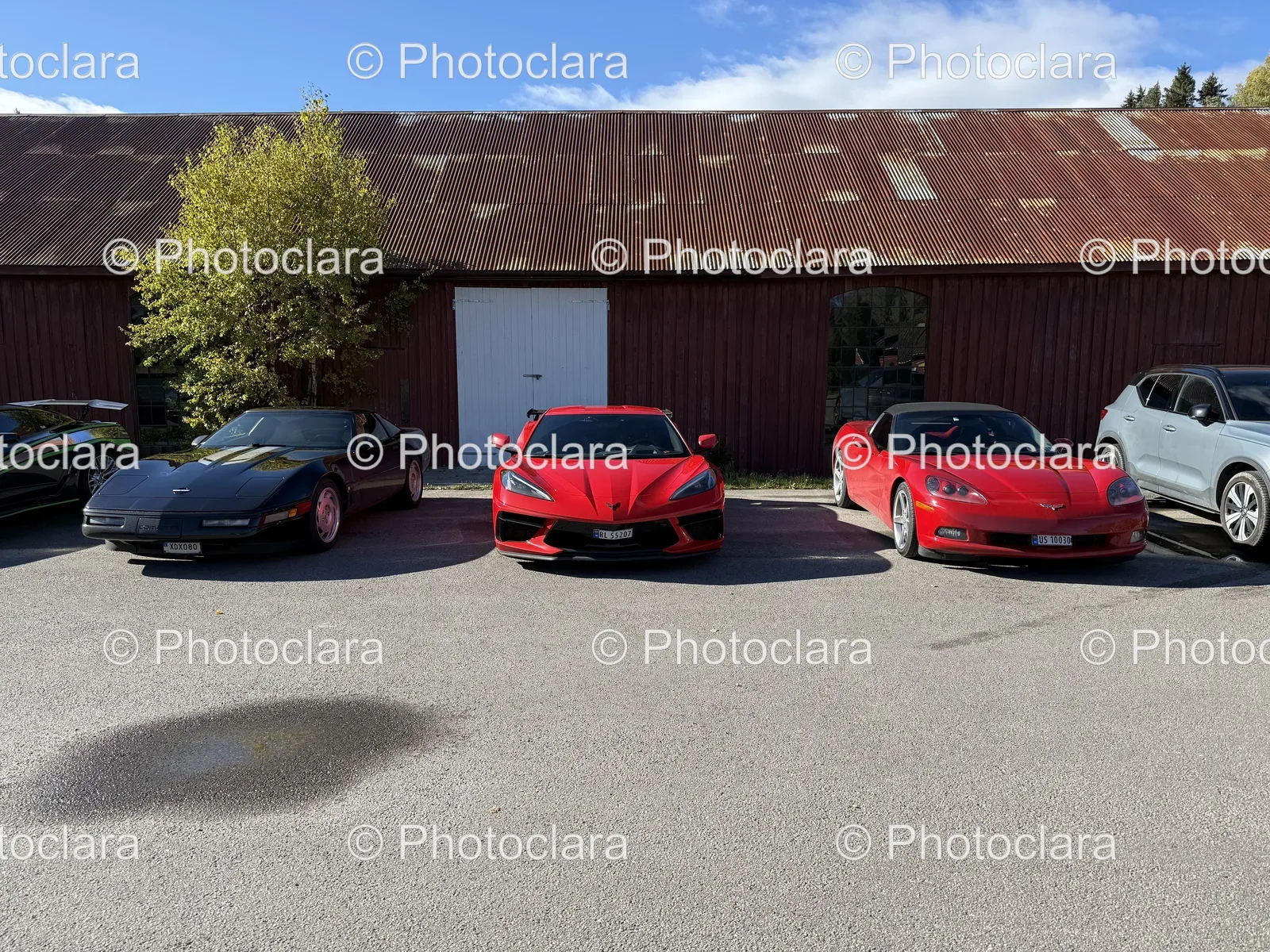 Row-of-Parked-Cars-in-a-Parking-Lot.jpg