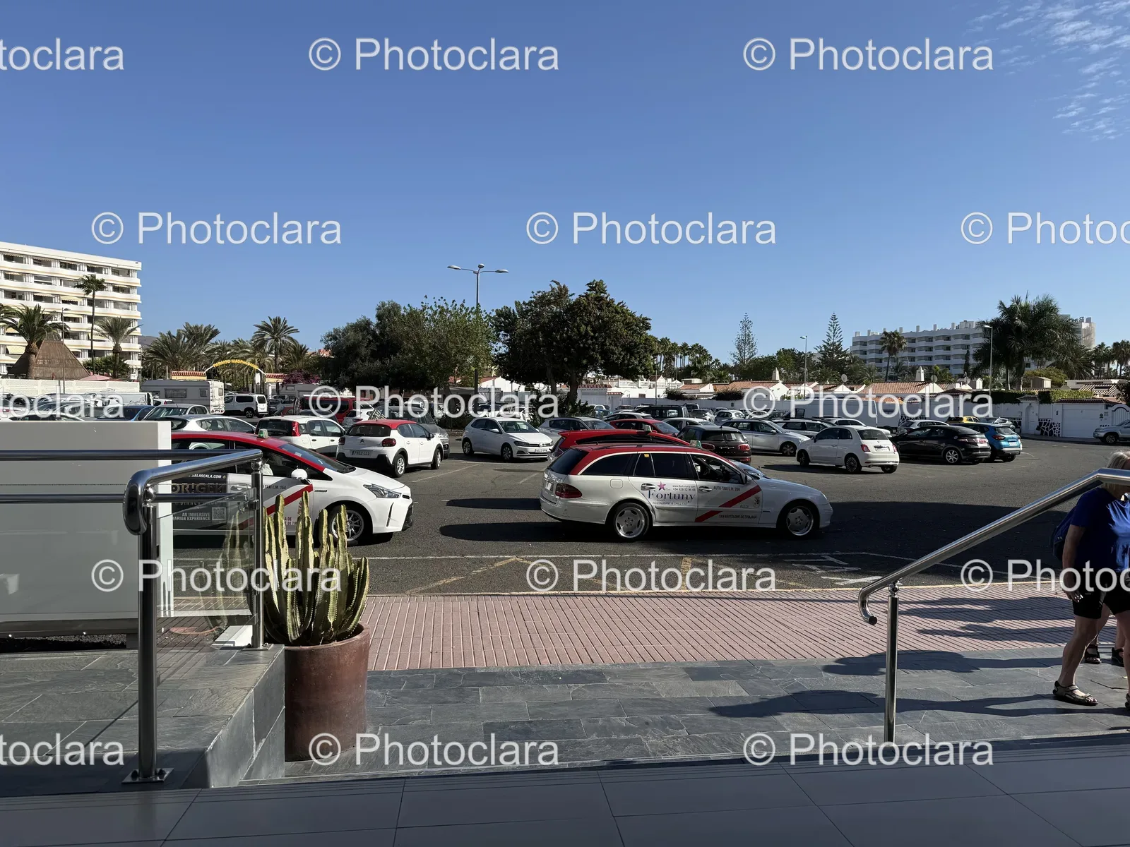 Urban-Cars-Parked-Alongside-Street.jpg