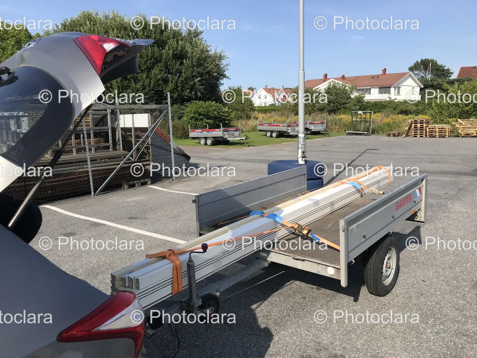 metal-object-attached-to-trailer.jpg
