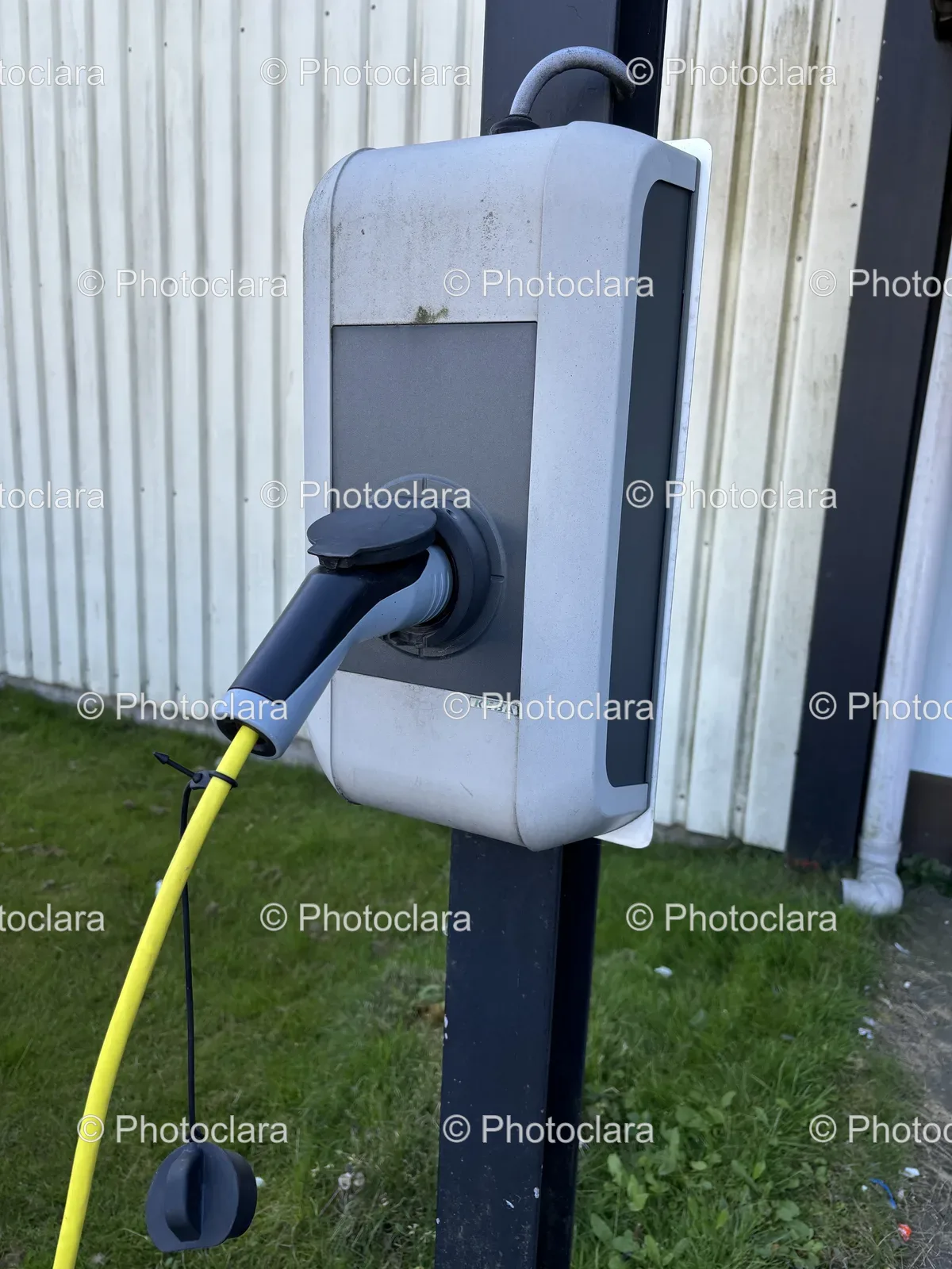 Electric-Vehicle-Charging-Station-KEBA.jpg