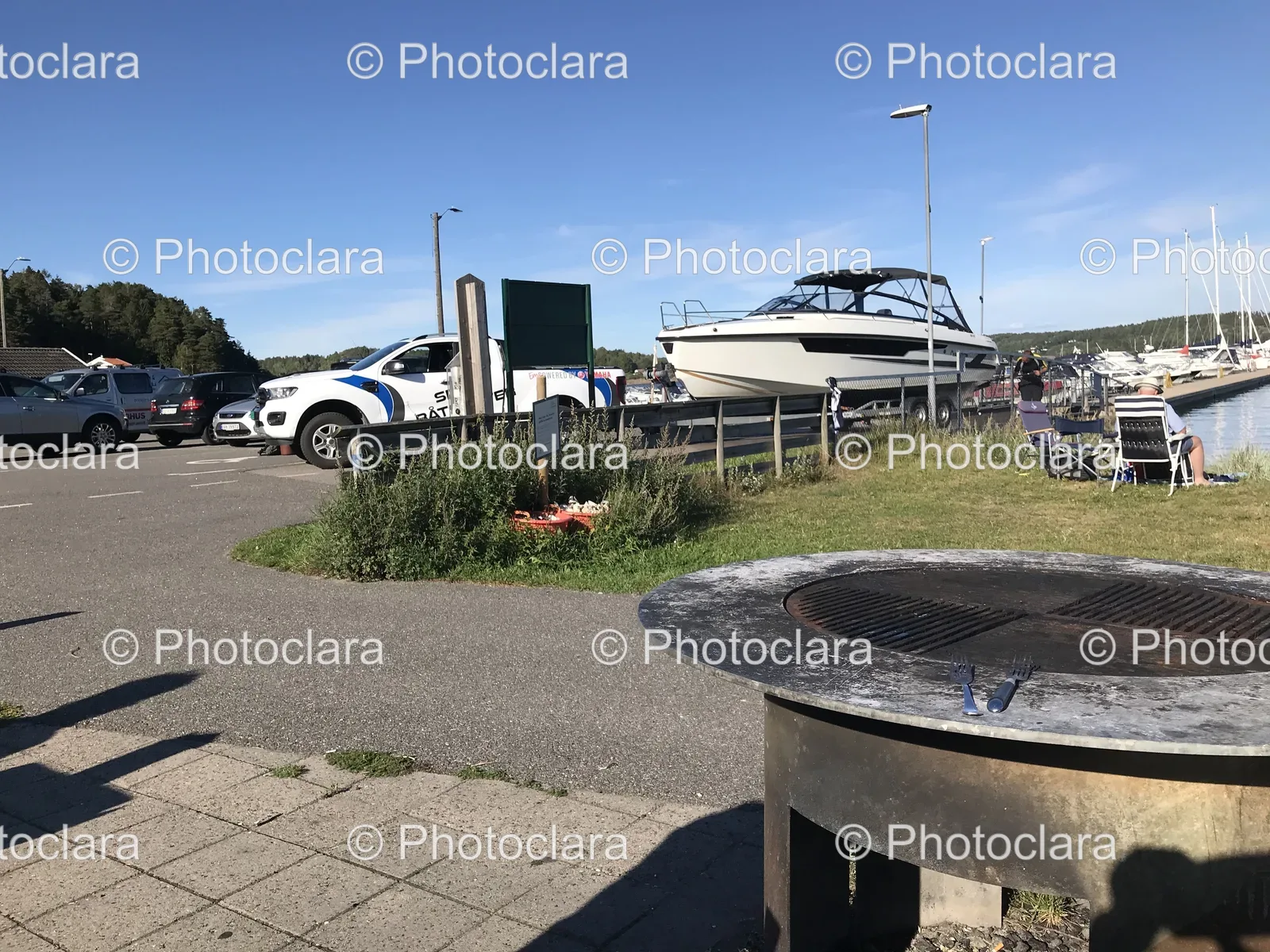 Grill-on-Road-with-Boat.jpg