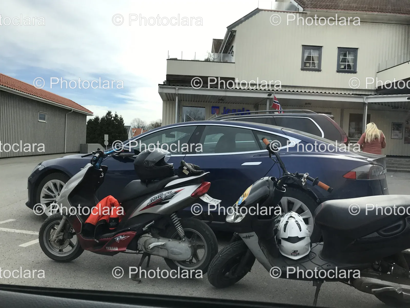 motorcycles-parked-in-a-lot.jpg