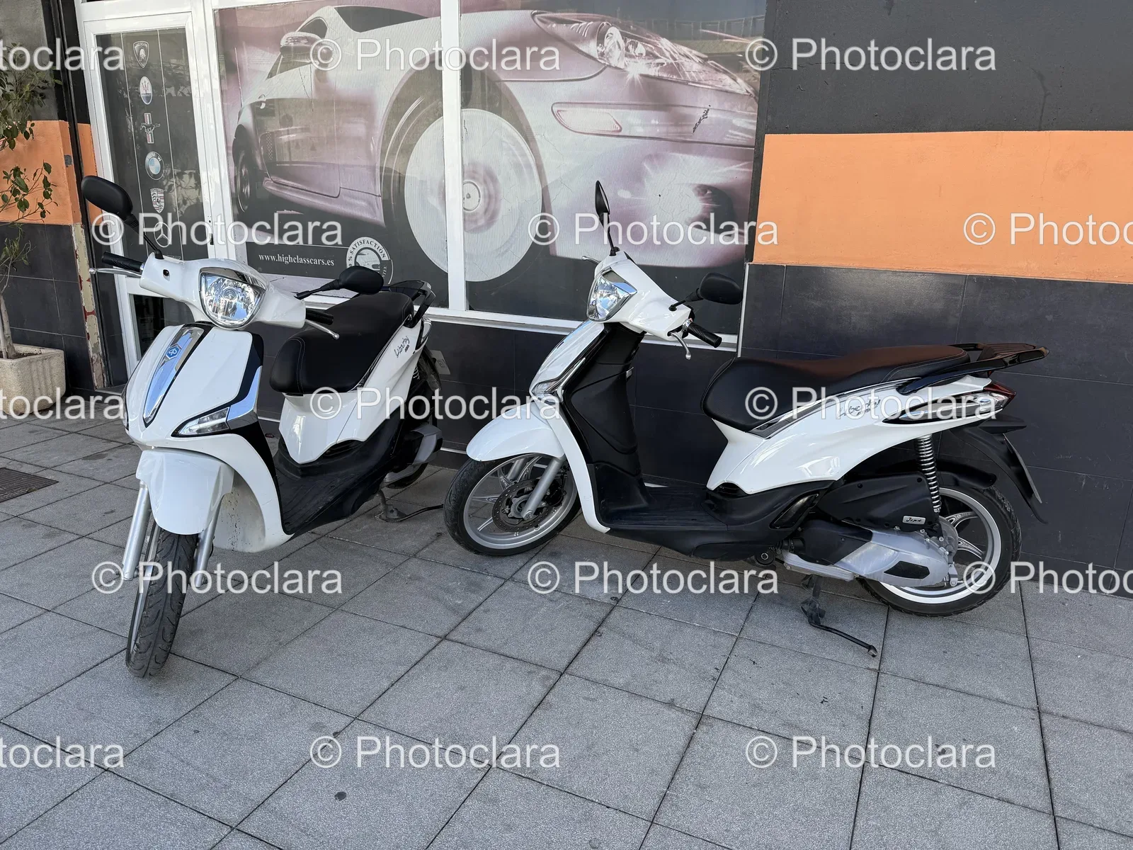 Parked-Motorcycles-in-Urban-Setting.jpg