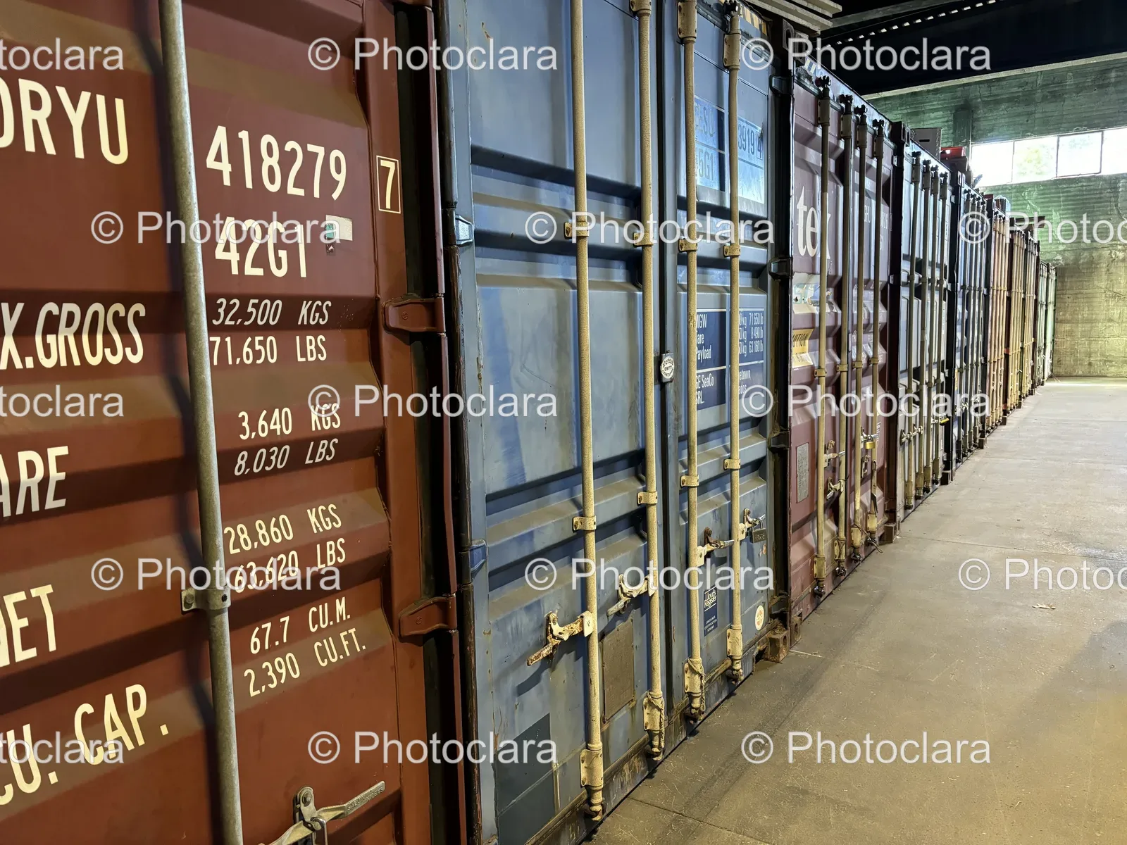 Row-of-Shipping-Containers.jpg
