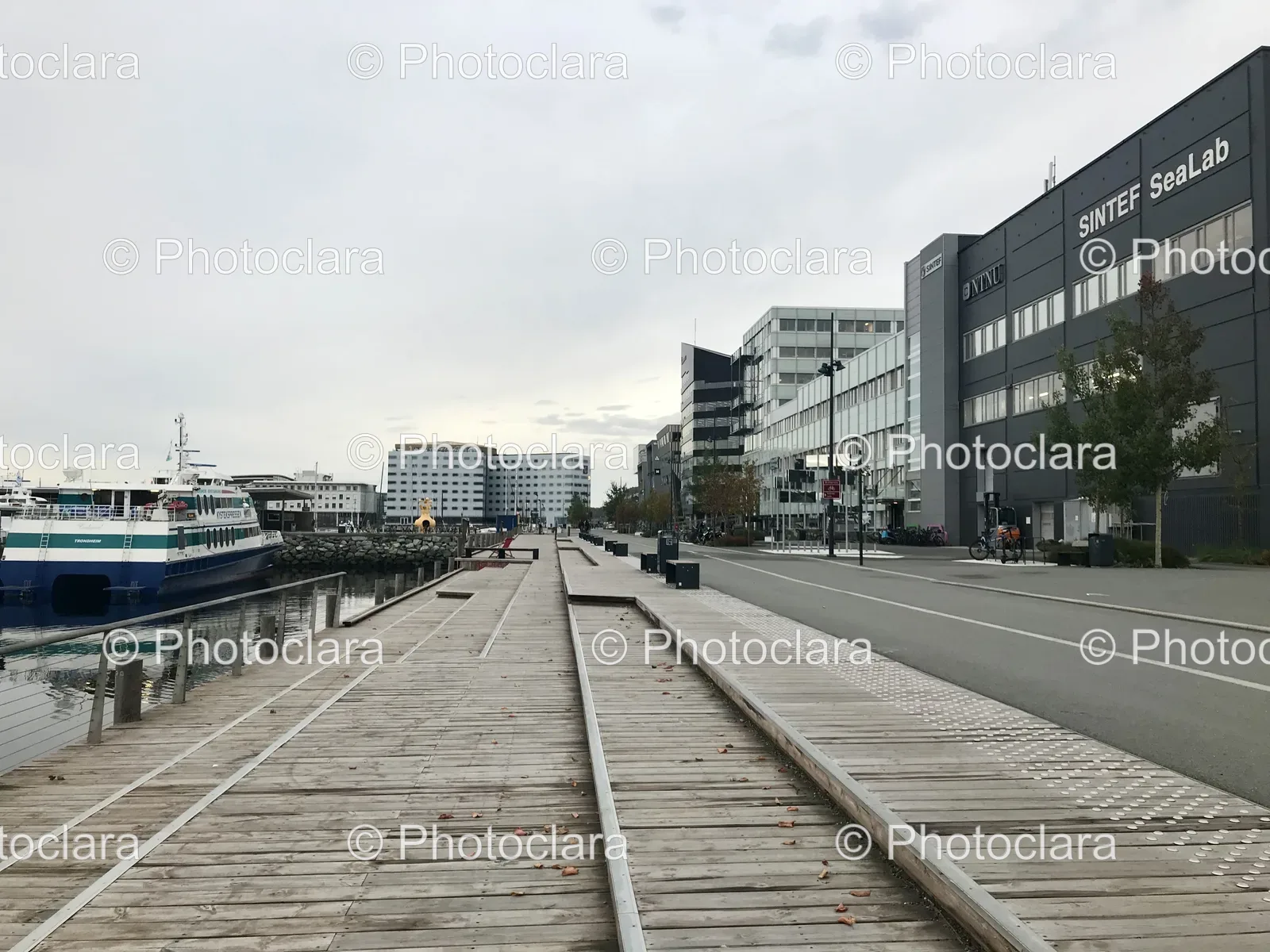 Dockside-Train-Tracks-Trondheim.jpg