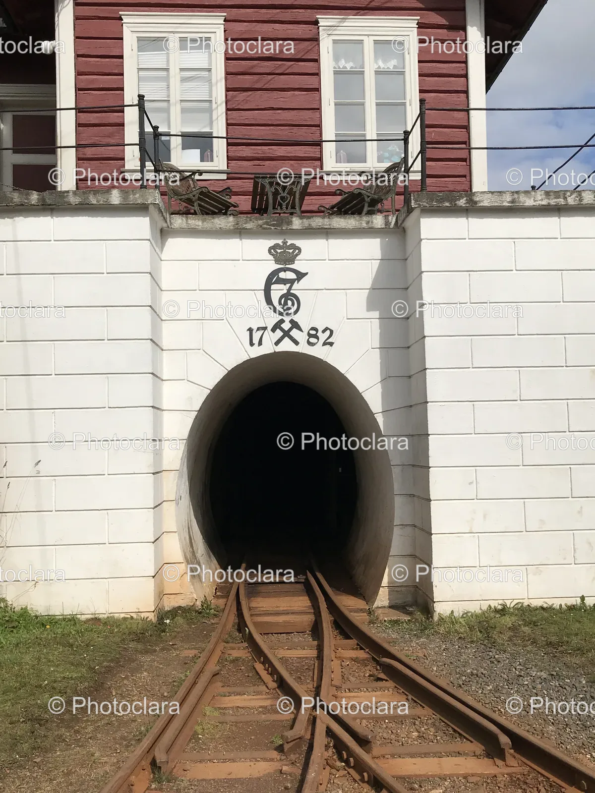train-tracks-leading-into-tunnel.jpg