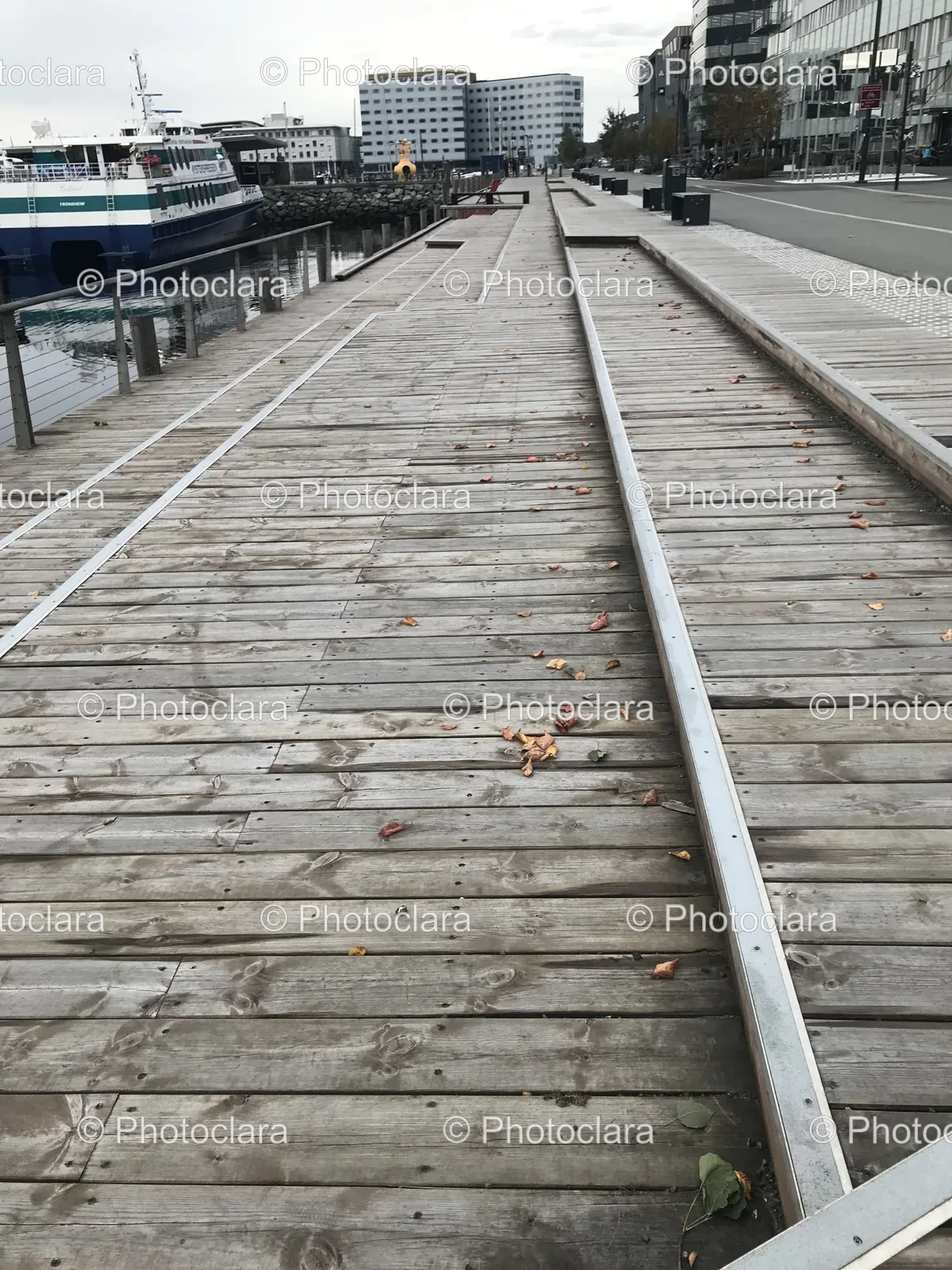 Train-Tracks-on-a-Dock.jpg