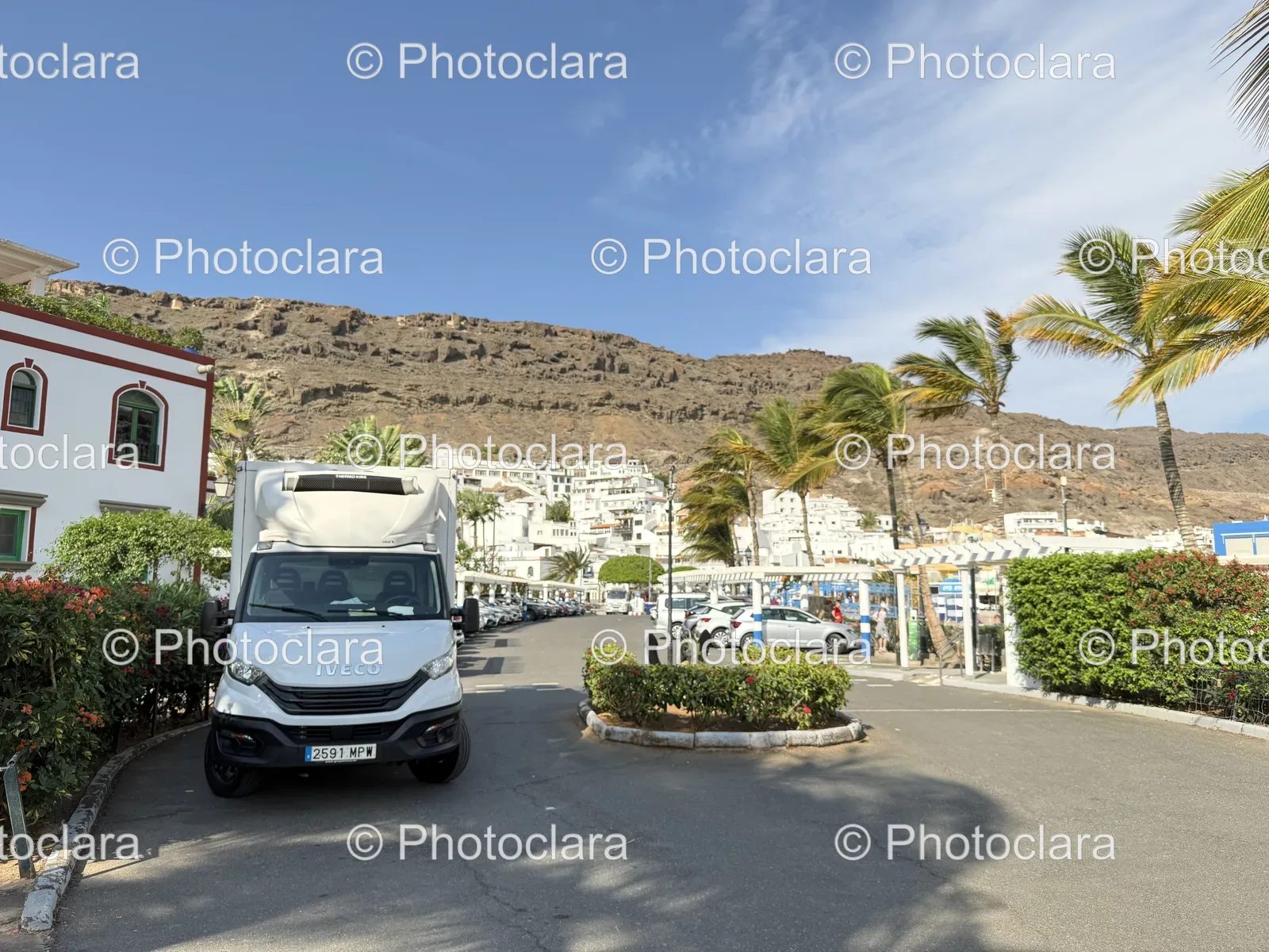 parked-white-truck-in-a-lot.jpg
