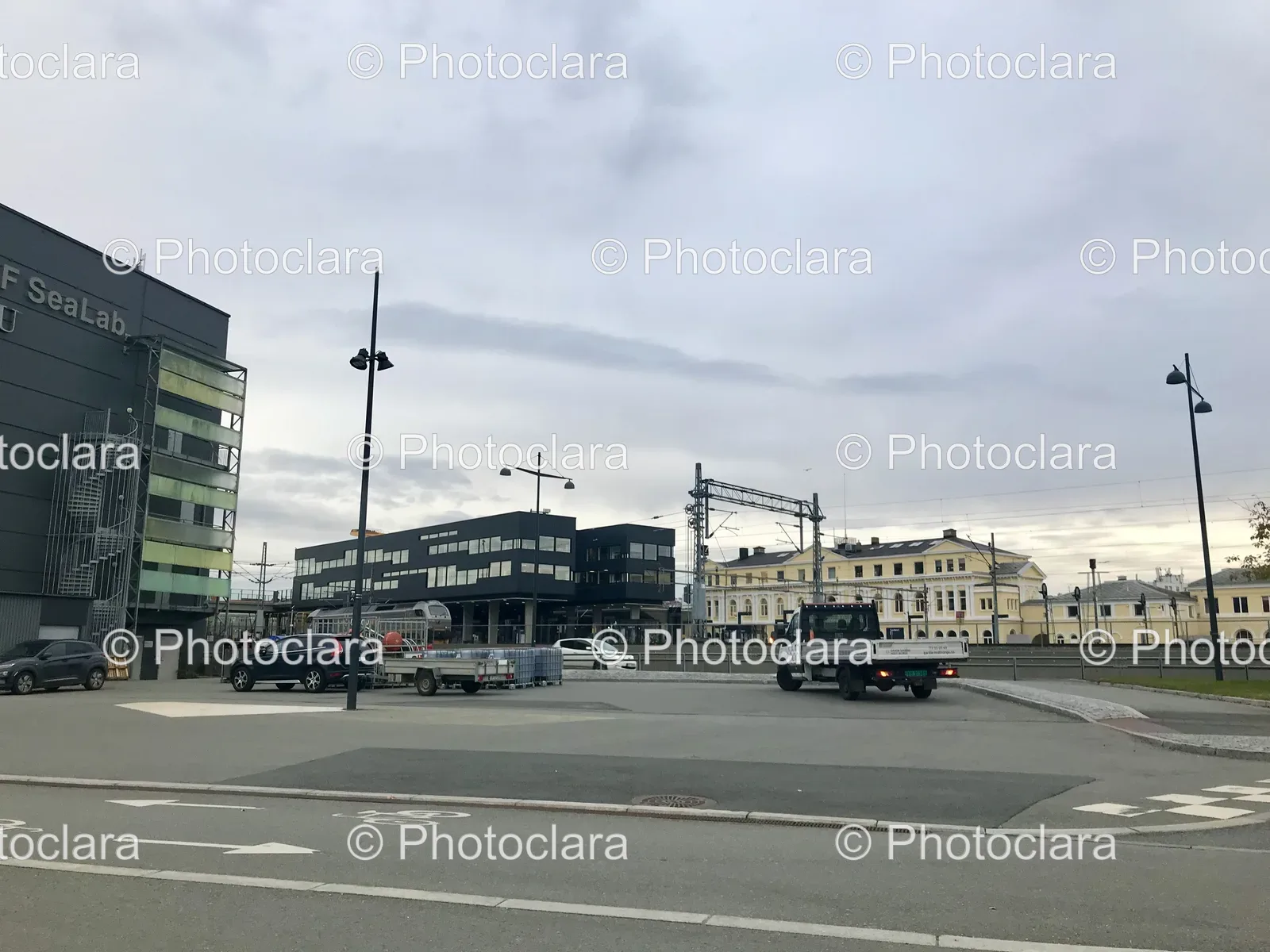 truck-on-urban-road.jpg