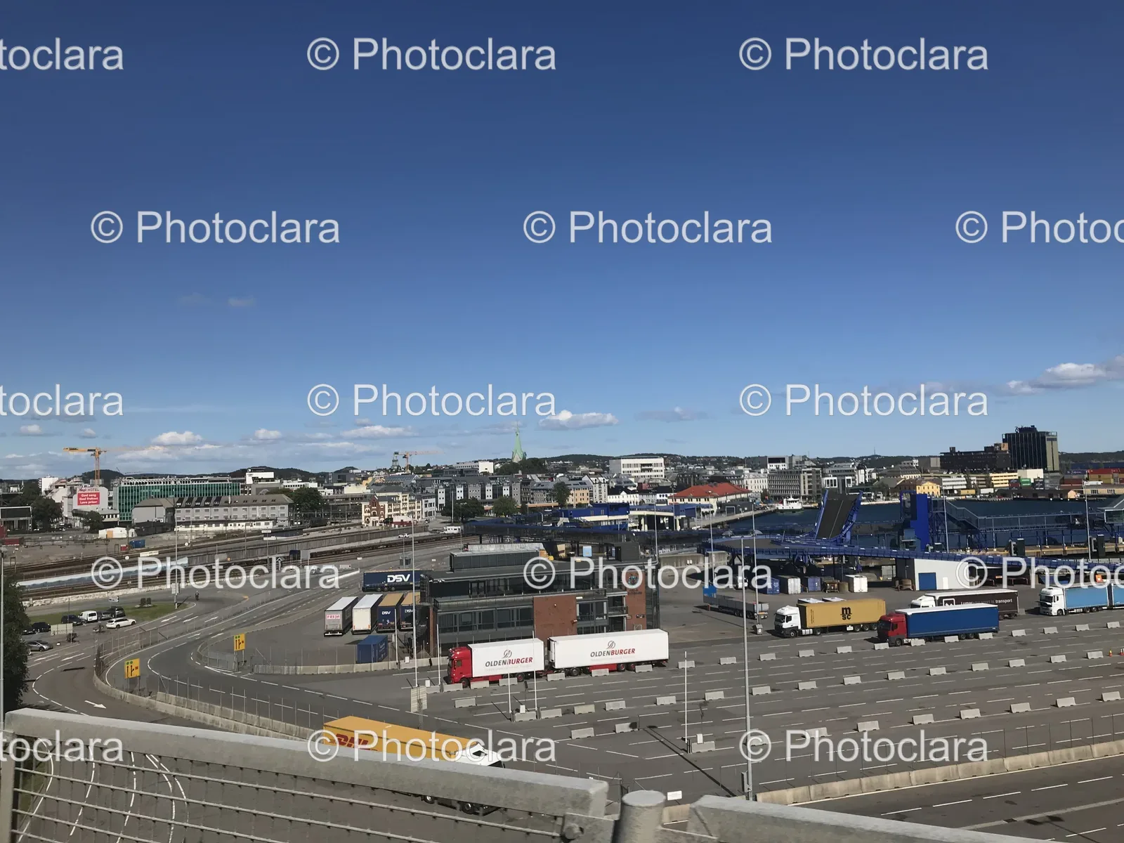 trucks-cars-large-parking-lot.jpg