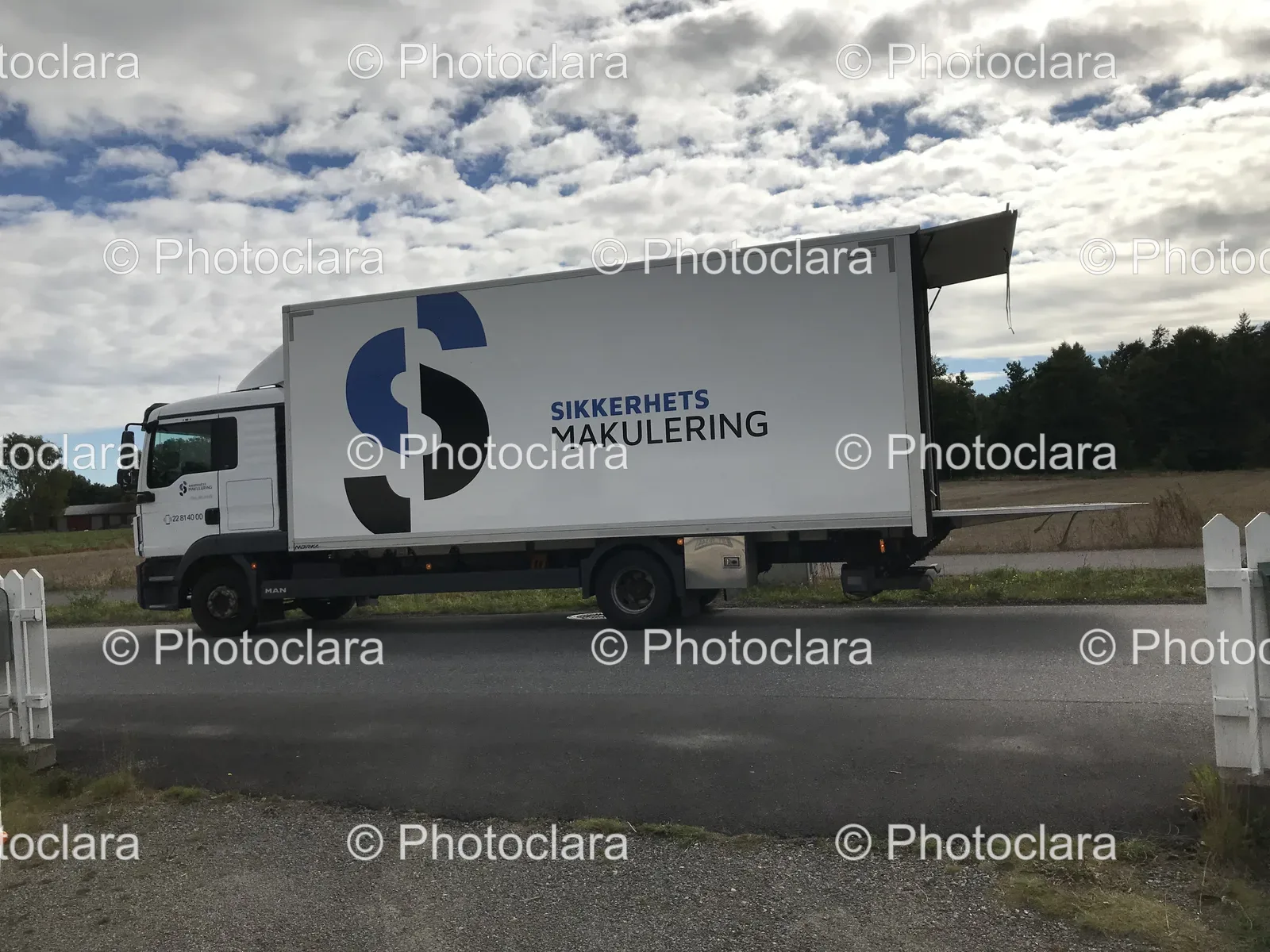White-Truck-on-the-Road.jpg